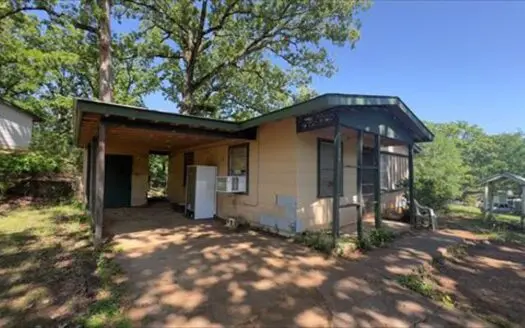 Home in Town located in Lone Star Texas