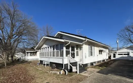 Spacious 5-Bedroom Home with Solar Savings in Palestine, IL