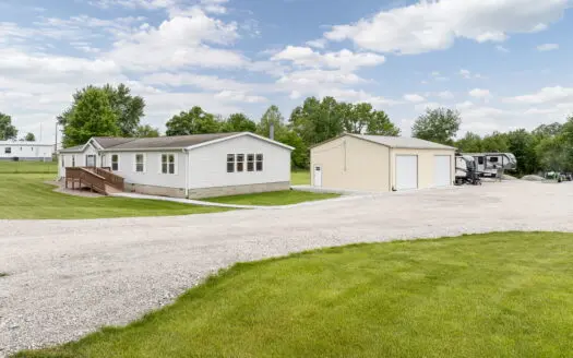 A great home with a great shop in Hamilton, MO!