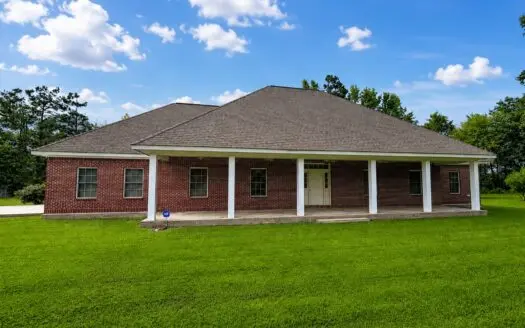 Brick Home For Sale In Booneville, MS 3 Bedroom, 3 full-Bath