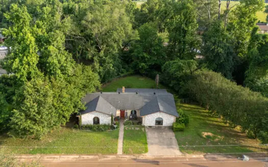 Spacious 3BR-2BA-2LA Home in Winnsboro, Wood County Texas