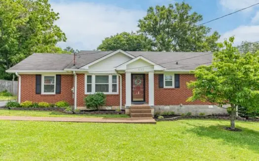Home in Town for Sale in Maury County, Tennessee