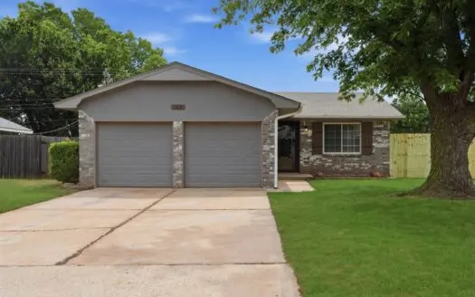 3-Bed 1.5 Bath Home for Sale Mustang, OK | Canadian County