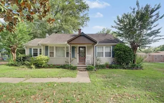 Cottage-Style Home in Belden, MS!