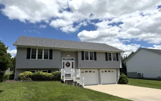 For Sale 3 Bed, 3 bath Home With Large Backyard Move-in Ready!