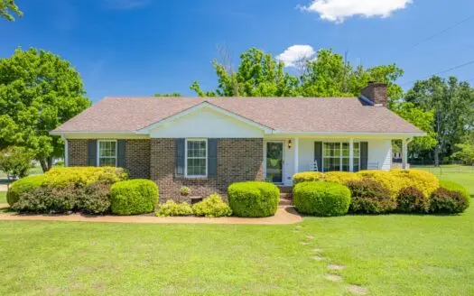 Country Home for Sale in MAury County, Tennessee