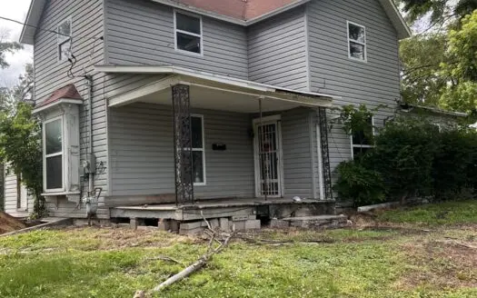 Two Story Fixer Upper in Albany, MO