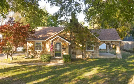 Updated Stone Home on 1 Acre with In-Law Suite in TN