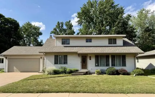 Home in the City of Waupaca For Sale