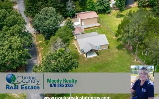 Newer Ozarks Home Near Greers Ferry Lake