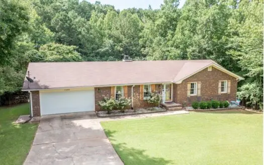 5 bedrooms w/3 bathrooms in SE Jacksonville w/finished basement