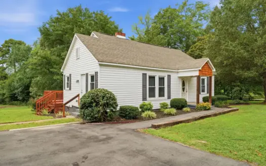 Renovated Country Home on 2 Acres in Troutman, NC
