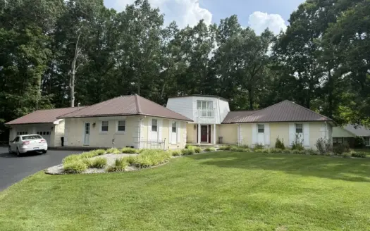 Spacious Home in City Limits – Detached Garage – Liberty, KY.