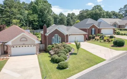 2 Bedroom 2 Bath One-level Garden Home in Holly Hills Subdivision