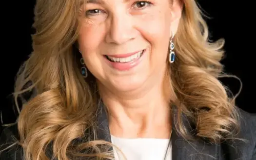 agent profile picture for Eva Cunningham on Homes For Sale website