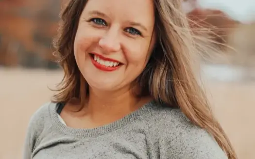 agent profile picture for Kelly Frisch on Homes For Sale website