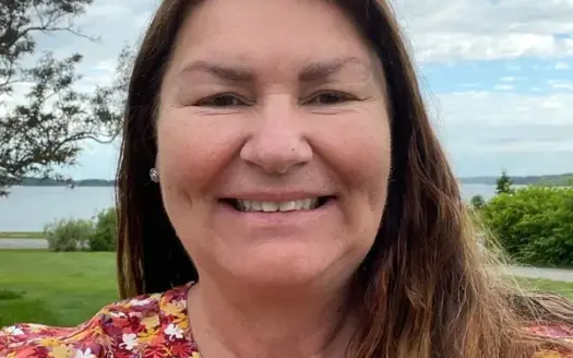 agent profile picture for Suzanne Barrett on Homes For Sale website