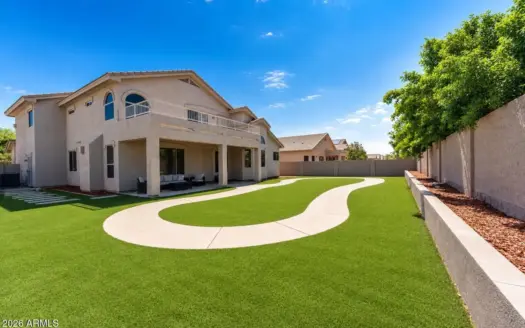 4 Bedroom, 3 Bathroom Home For Sale in Mesa, Arizona Near Lakes