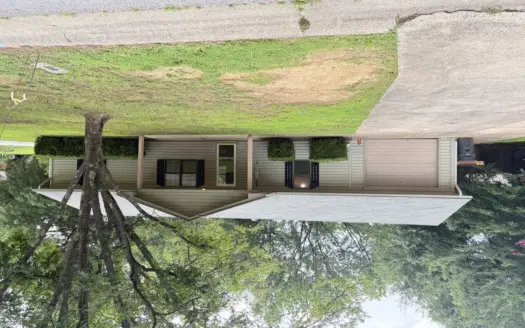 Home For Sale on Corner Lot With Large Yard in Searcy, AR