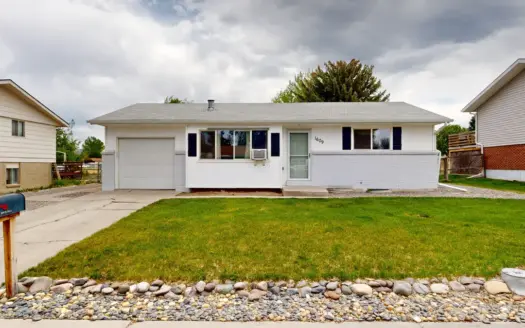 Well-maintained 3 Bedroom, 2 Bathroom Ranch-style Home