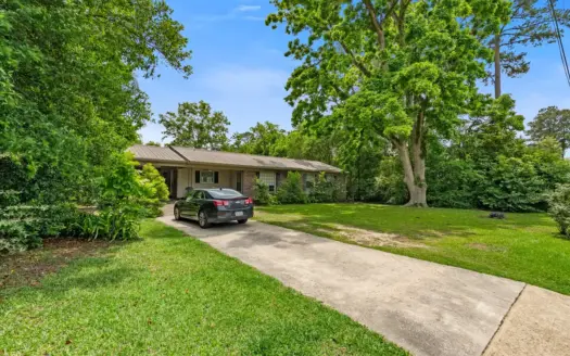 Charming 3 bed, 2 bath brick ranch offering 1,236 sq ft