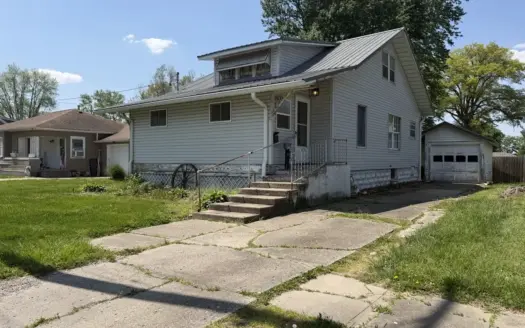 4 Bed Robinson Home with Garage & Potential