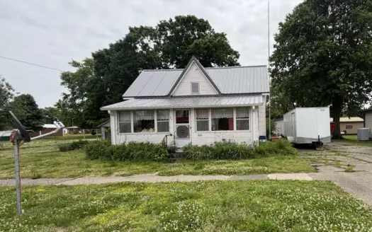 2 Bed 1 Bath Home in Palestine IL for Auction