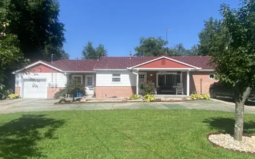 Charming 2 Bed, 2 Bath Ranch Near Amenities