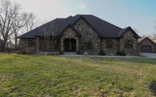 Exquisite Executive Home for Sale in Albia, Iowa