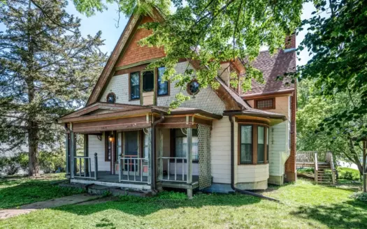 Craftsman 3 bedroom home w/ 2 car garage in Avoca Iowa