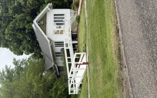 Charming Bungalow Living in the Heart of Town – Only $89,000!
