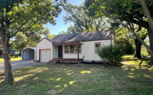 Move-In Ready Home for Sale in Yates Center, Kansas