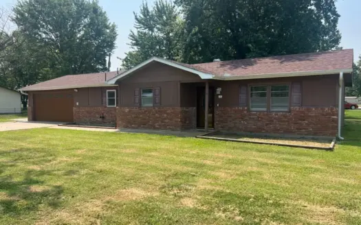 3-Bedroom Home for Sale with Large Corner Lot in Iola, Kansas
