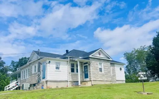 Charming, Move-In Ready Craftsman-Inspired Cottage on 1.5 Acres