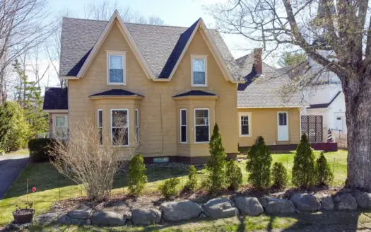 Victorian Style Home with Waterfront – Pembroke, Maine