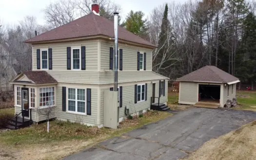 4 Bedroom Home in the Country – Island Falls, Maine