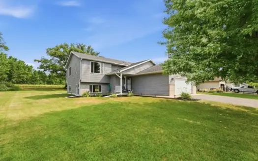 3 Bedroom Home in Town For Sale in Milaca, MN