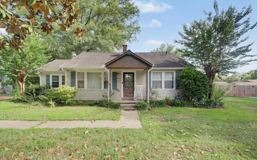 Cottage-Style Home in Belden, MS!