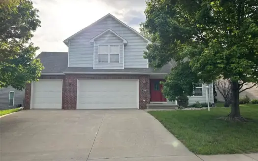 4 Bed Home in St Joseph MO with 3-Car Garage & Finished Basement