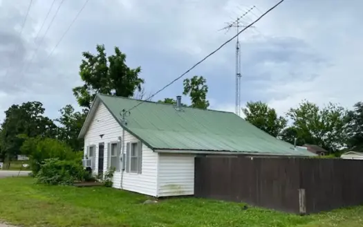 Main Floor Living close to Popular Fishing Lakes