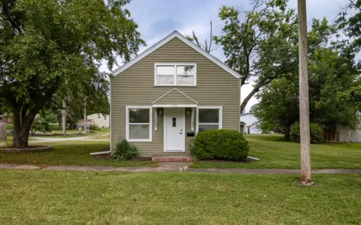 Cameron Mo 2 Story Home – Move In Ready!