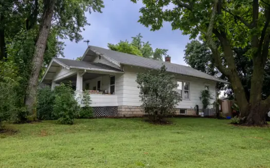 Charming Bangalow With Lots Of Character