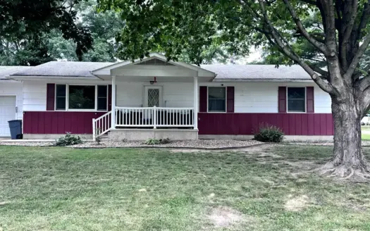 Memphis, MO Home with GREAT Location!