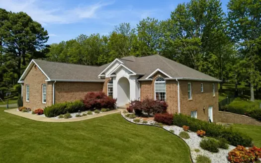 Contemporary Ranch in the Fairview Schools, West Plains, MO