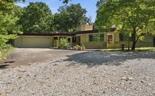 One of a Kind Frank Lloyd Wright Inspired Home, West Plains, MO