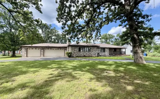 Forest Hill Brick Home for Sale in Salem, MO | Solar & Garage