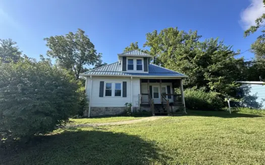 Updated 3BD Home on 1.12 ± Acres For Sale in Salem, MO