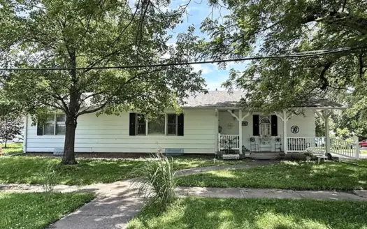 Updated Home in Appleton City, MO For Sale