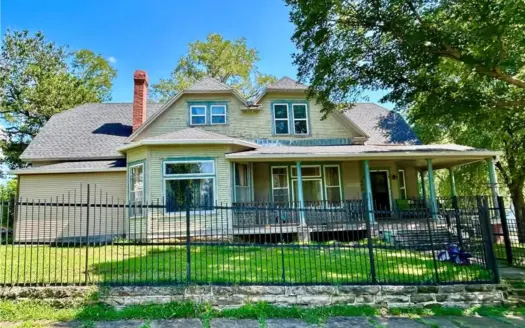 Spacious & Historic Home for Sale in El Dorado Springs, Missouri