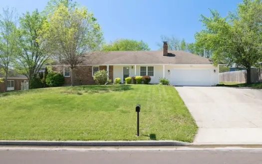 4 Bed 3 Bath in Country Club Addition!